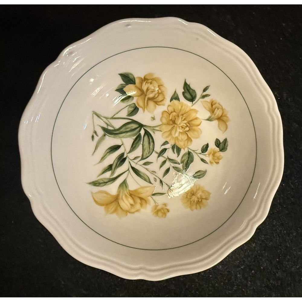 Set of 4 Elderose by Envogue 7" Yellow Floral Scalloped Edge Soup / Desser Bowls